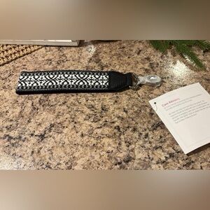 ThirtyOne wide wristlet strap - NWT- Black & White Patterned Women's Accessory